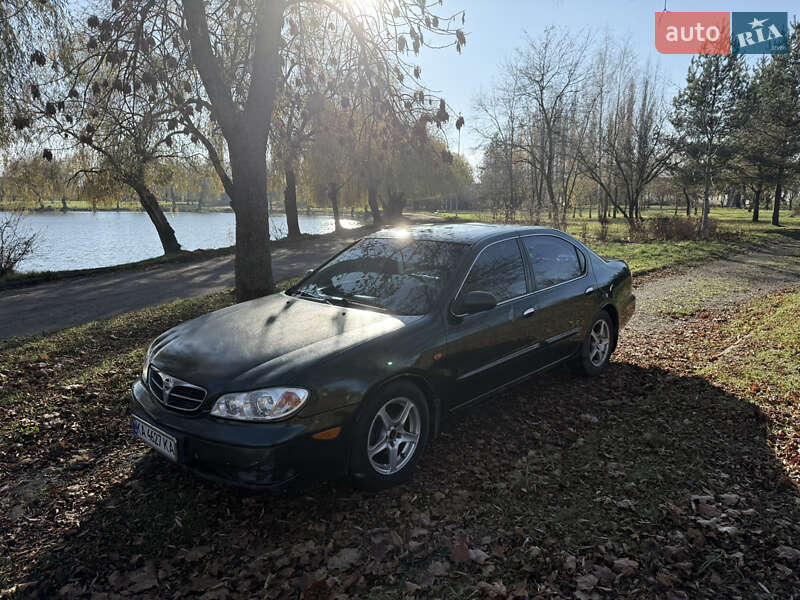 Седан Nissan Maxima 2001 в Ровно