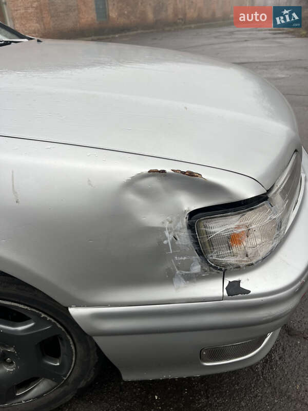 Седан Nissan Maxima 1997 в Литине