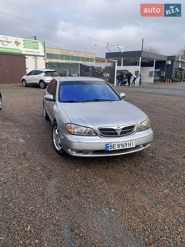 Седан Nissan Maxima 2004 в Первомайске