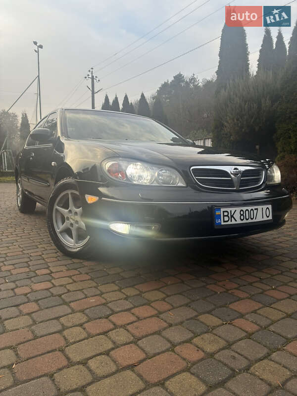 Седан Nissan Maxima 2003 в Рівному