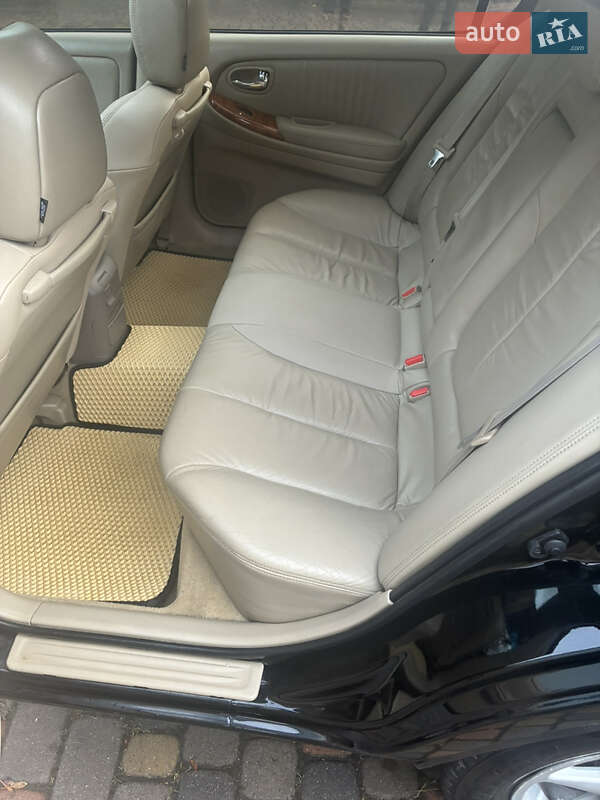 Седан Nissan Maxima 2003 в Рівному