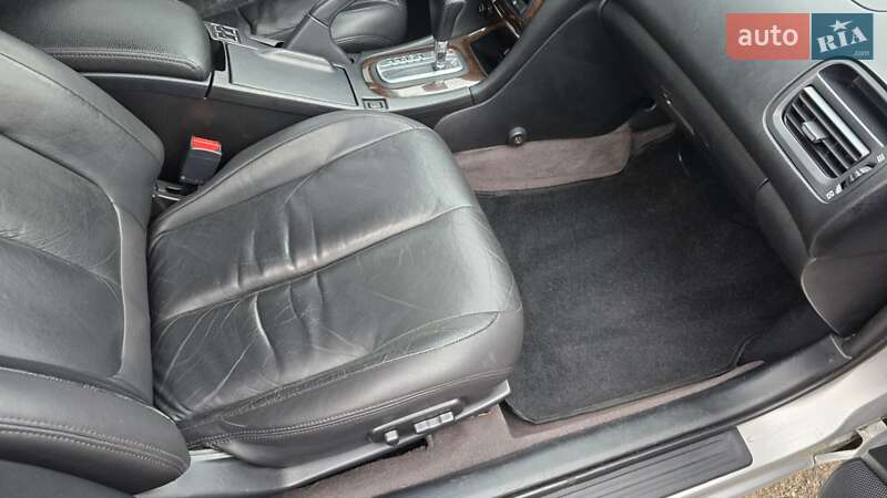 Седан Nissan Maxima 2002 в Житомире