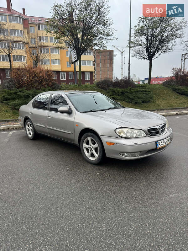 Седан Nissan Maxima 2002 в Киеве