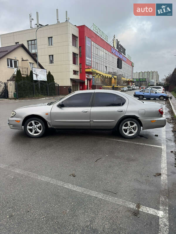 Седан Nissan Maxima 2002 в Киеве