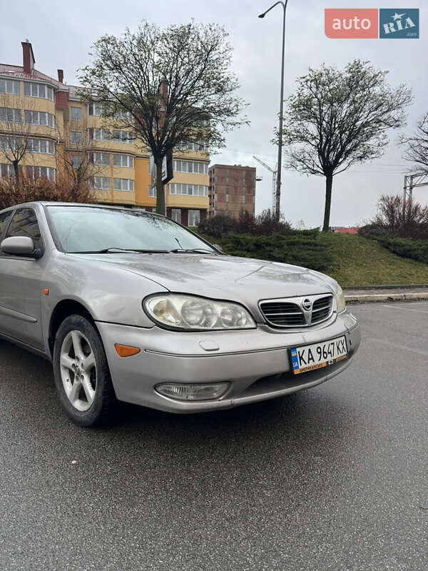 Седан Nissan Maxima 2002 в Киеве