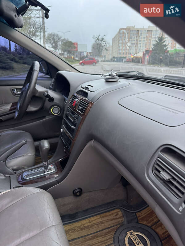 Седан Nissan Maxima 2002 в Киеве