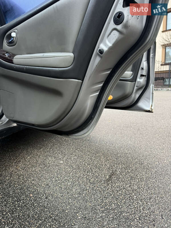 Седан Nissan Maxima 2002 в Киеве