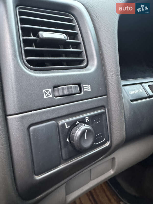 Седан Nissan Maxima 2002 в Киеве