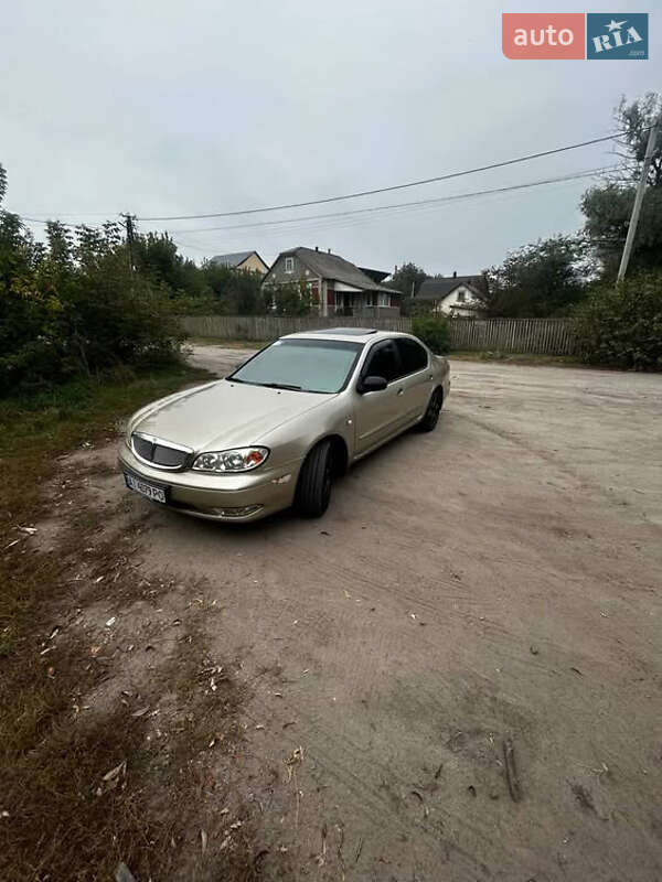 Седан Nissan Maxima 2000 в Сквирі