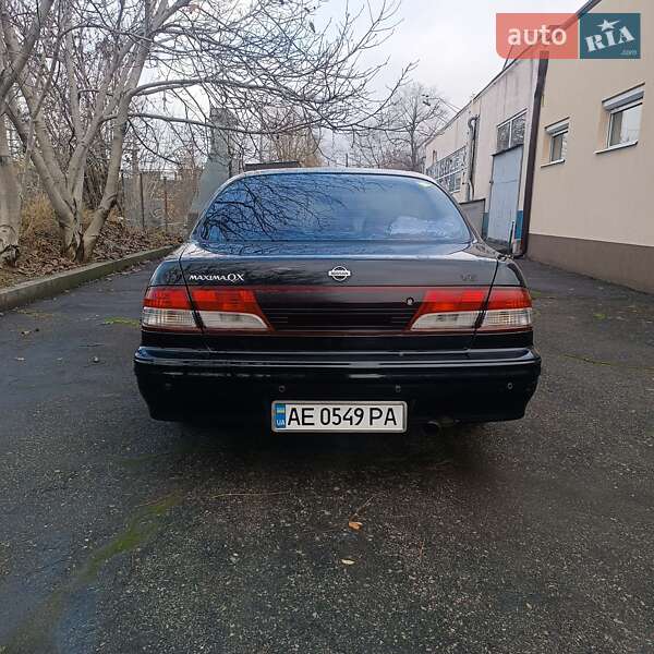 Седан Nissan Maxima 1999 в Запорожье