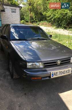 Седан Nissan Maxima 1989 в Кривом Роге