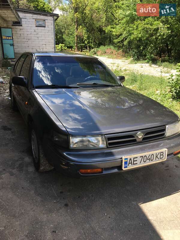 Nissan Maxima 1989