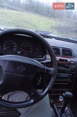 Седан Nissan Maxima 1997 в Глобине