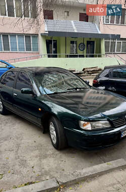 Седан Nissan Maxima 1998 в Одесі