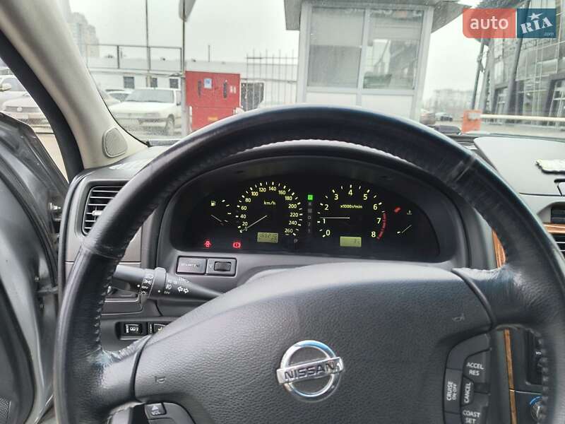 Седан Nissan Maxima 2004 в Киеве