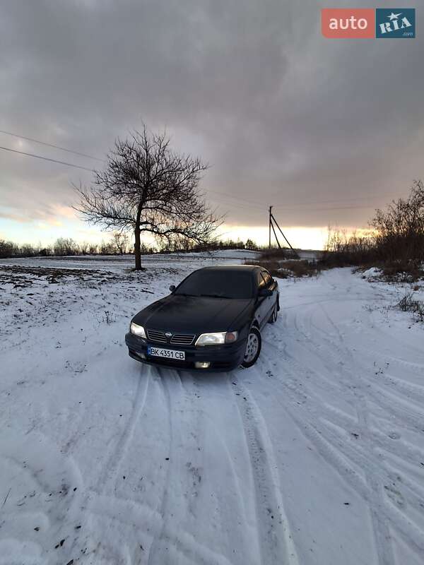 Седан Nissan Maxima 1995 в Здолбунове