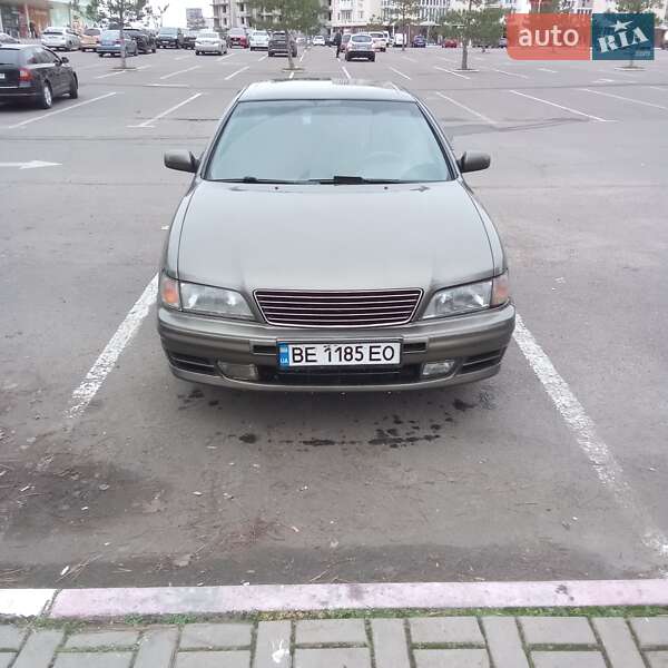 Седан Nissan Maxima 1998 в Николаеве