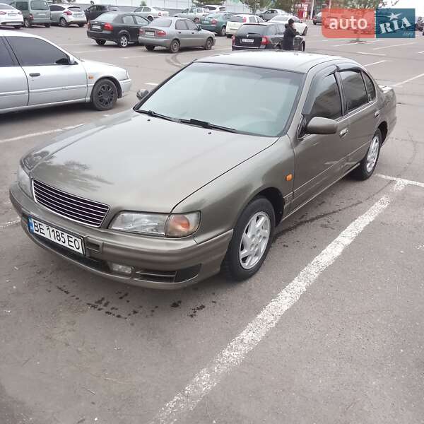 Седан Nissan Maxima 1998 в Николаеве