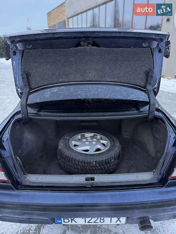 Седан Nissan Maxima 1999 в Луцьку