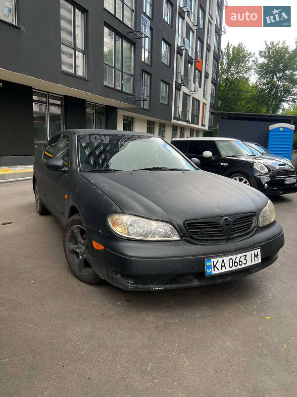 Седан Nissan Maxima 2002 в Києві