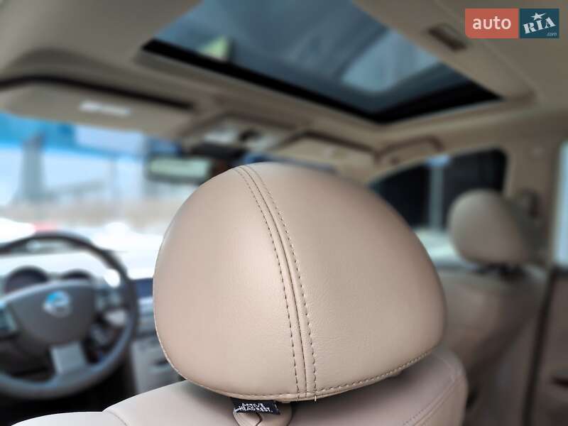 Седан Nissan Maxima 2005 в Киеве