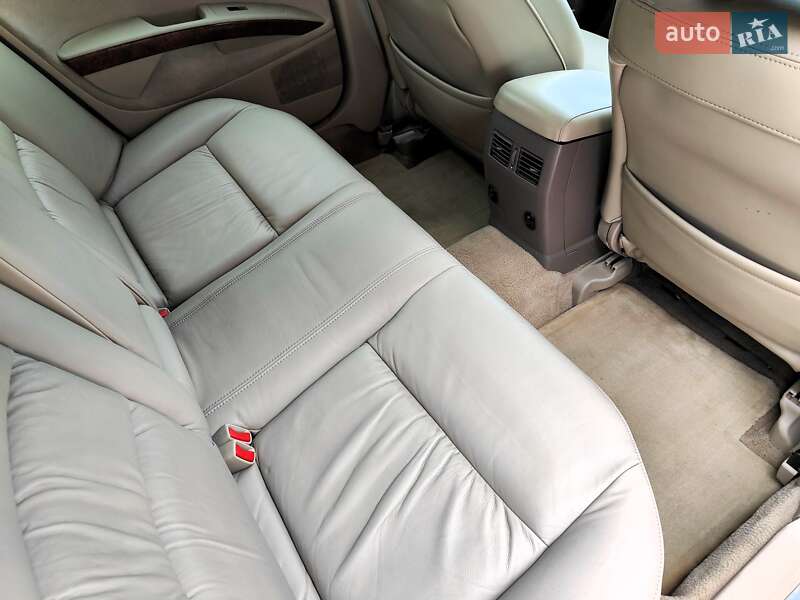 Седан Nissan Maxima 2005 в Киеве