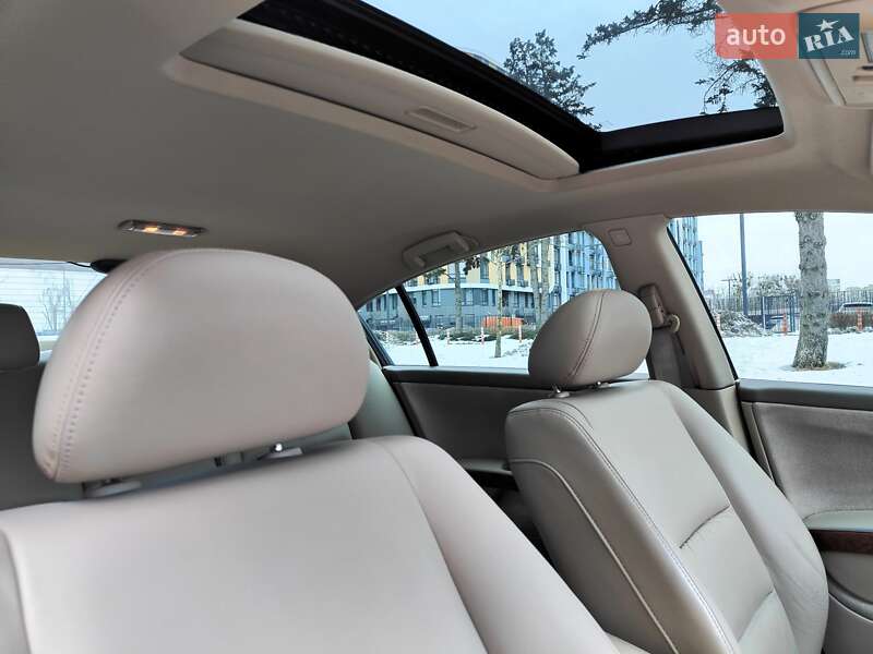 Седан Nissan Maxima 2005 в Киеве