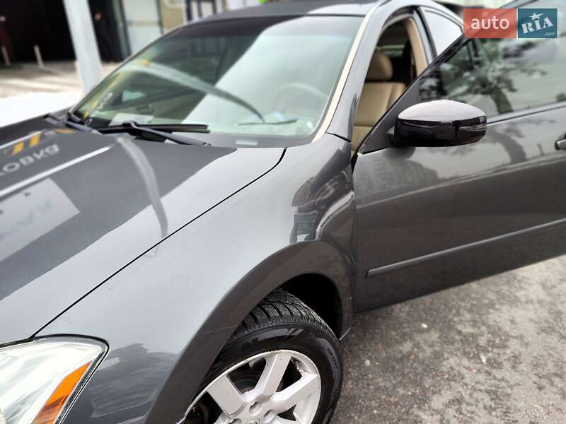 Седан Nissan Maxima 2005 в Киеве
