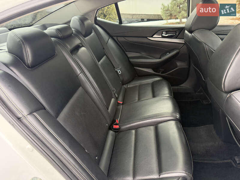 Седан Nissan Maxima 2017 в Киеве