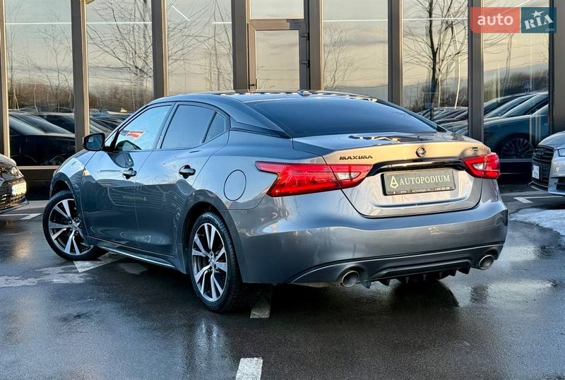 Седан Nissan Maxima 2016 в Киеве