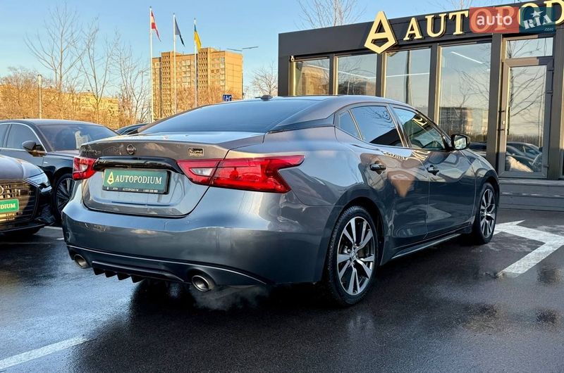 Седан Nissan Maxima 2016 в Киеве