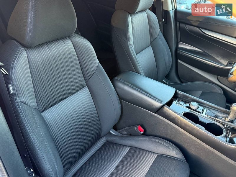 Седан Nissan Maxima 2016 в Киеве