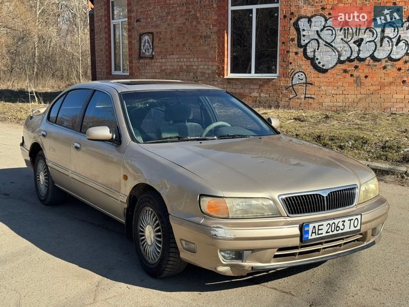 Седан Nissan Maxima 1998 в Днепре