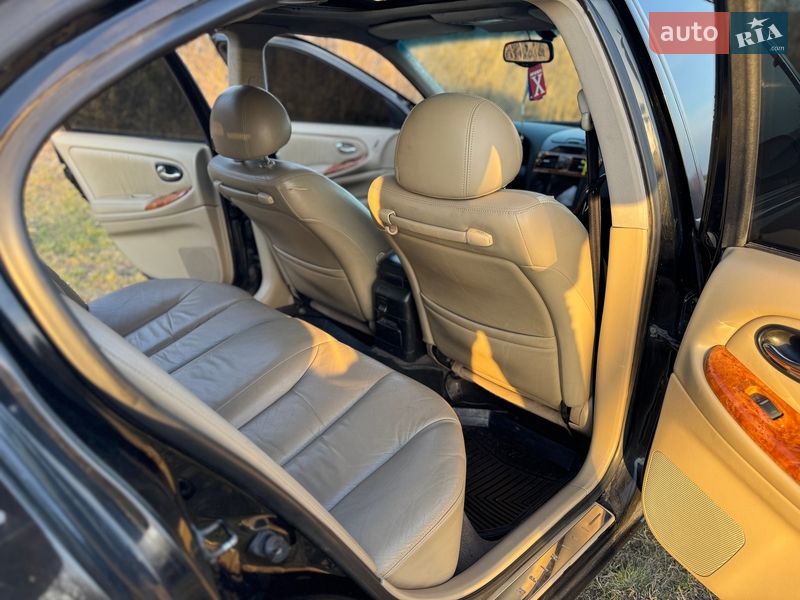 Седан Nissan Maxima 2005 в Новых Санжарах