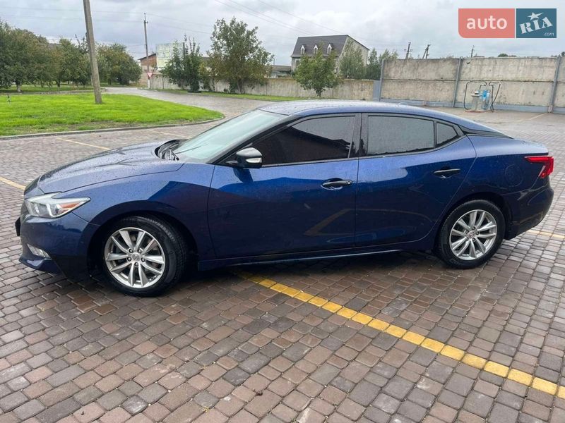 Седан Nissan Maxima 2015 в Теофиполе