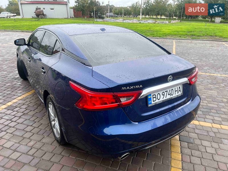 Седан Nissan Maxima 2015 в Теофиполе