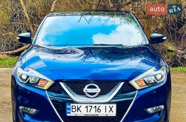 Седан Nissan Maxima 2016 в Ровно