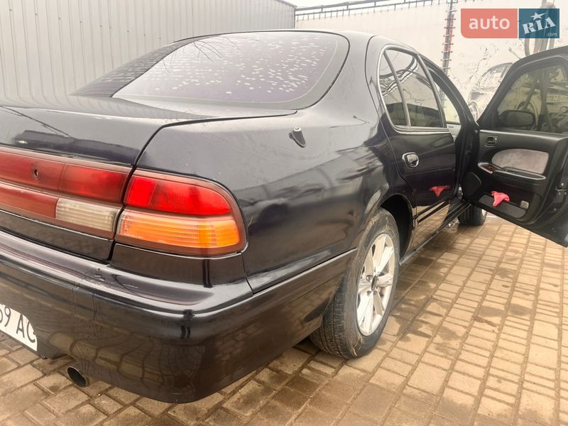 Седан Nissan Maxima 1998 в Одесі