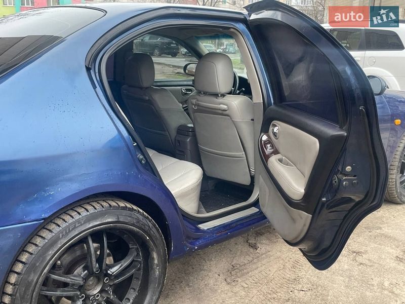 Седан Nissan Maxima 2000 в Києві