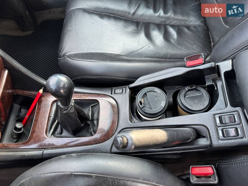 Седан Nissan Maxima 2001 в Днепре