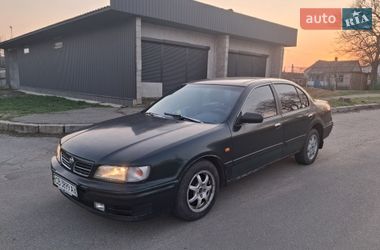 Седан Nissan Maxima 1998 в Первомайську