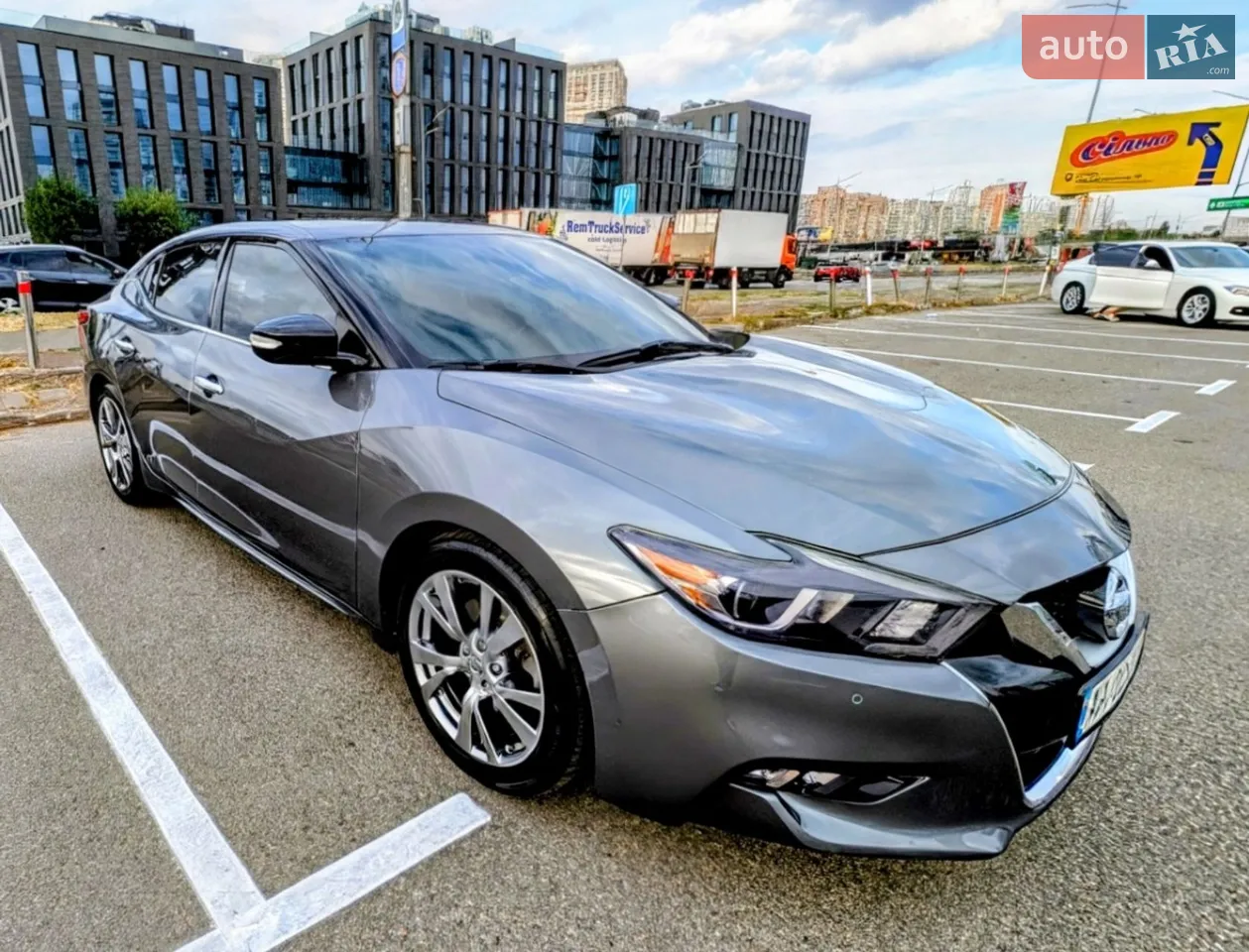 2017 Nissan Maxima - мініатюра 14