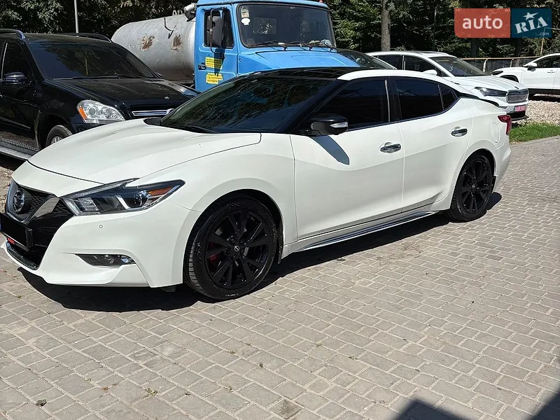 Nissan Maxima