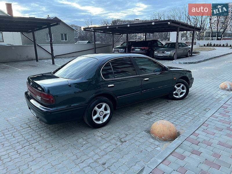 Седан Nissan Maxima 1995 в Одессе