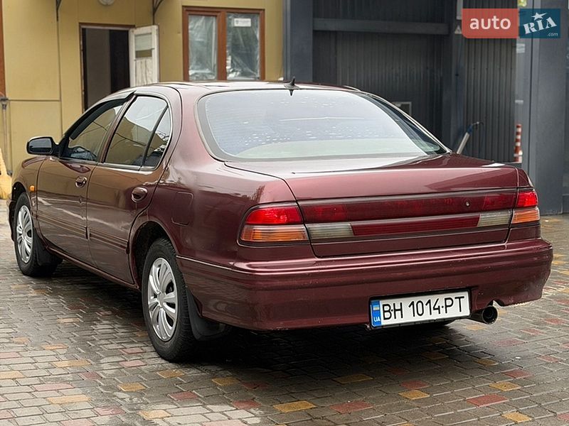 Седан Nissan Maxima 1996 в Одессе