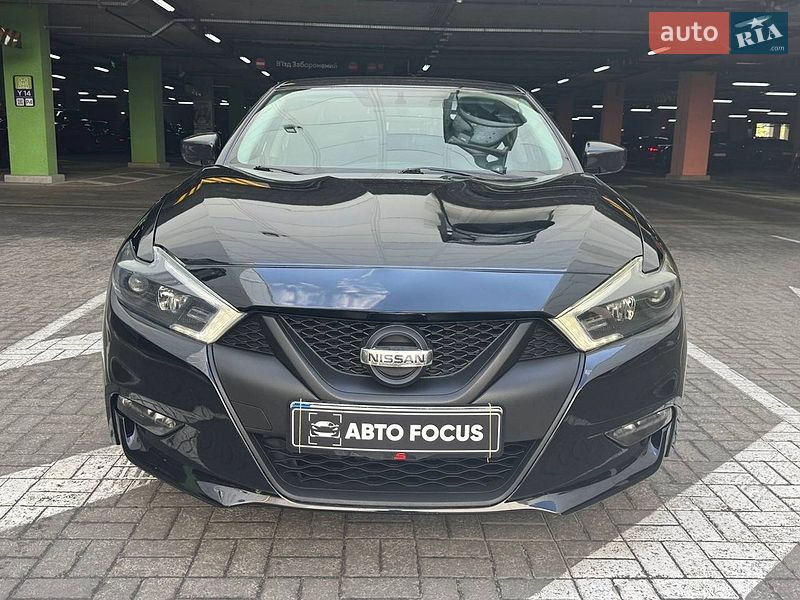 Седан Nissan Maxima 2016 в Киеве