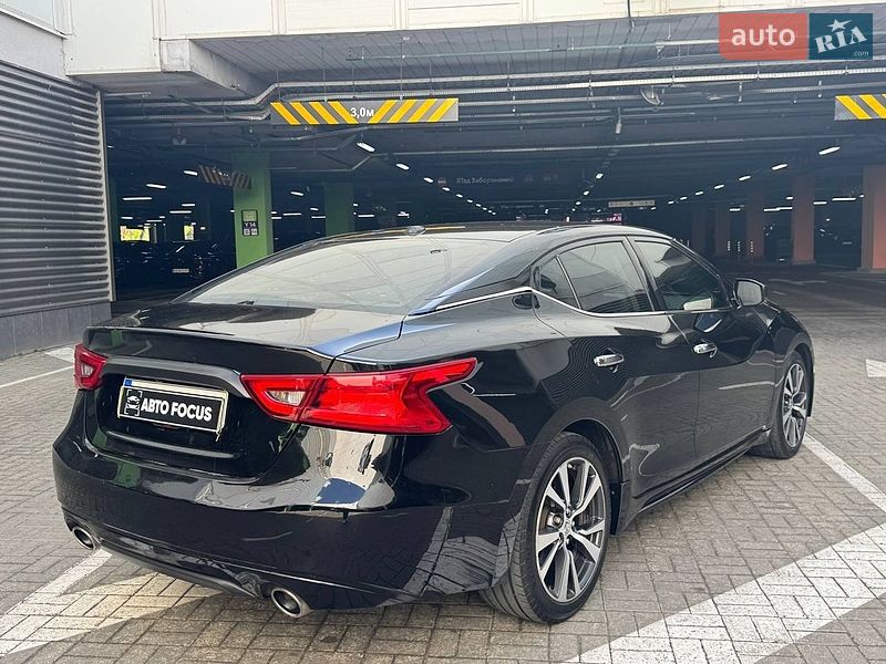 Седан Nissan Maxima 2016 в Киеве