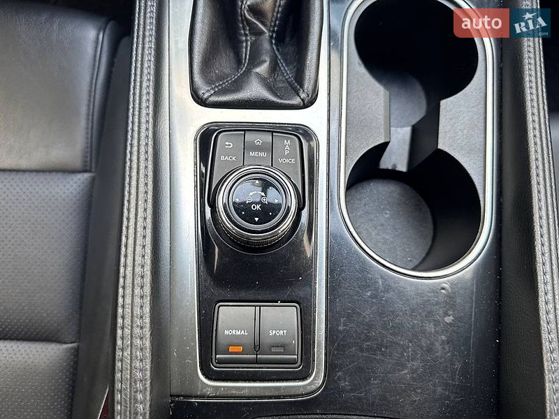 Седан Nissan Maxima 2016 в Киеве