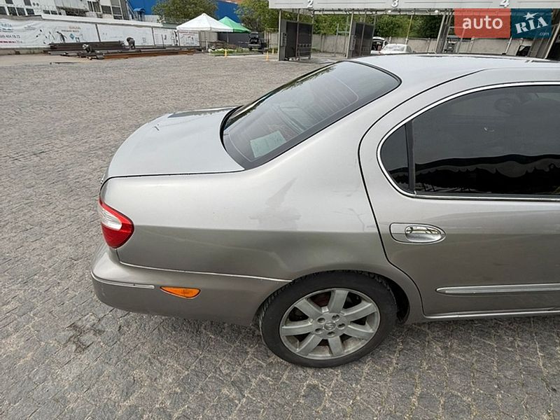 Седан Nissan Maxima 2001 в Полтаве
