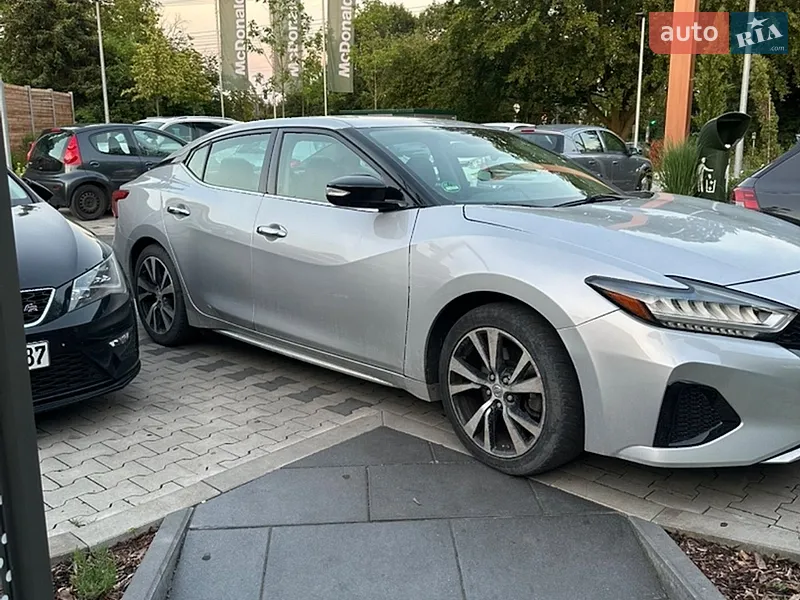 Nissan Maxima